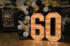 Lichtcijfers 60 met ballonnen